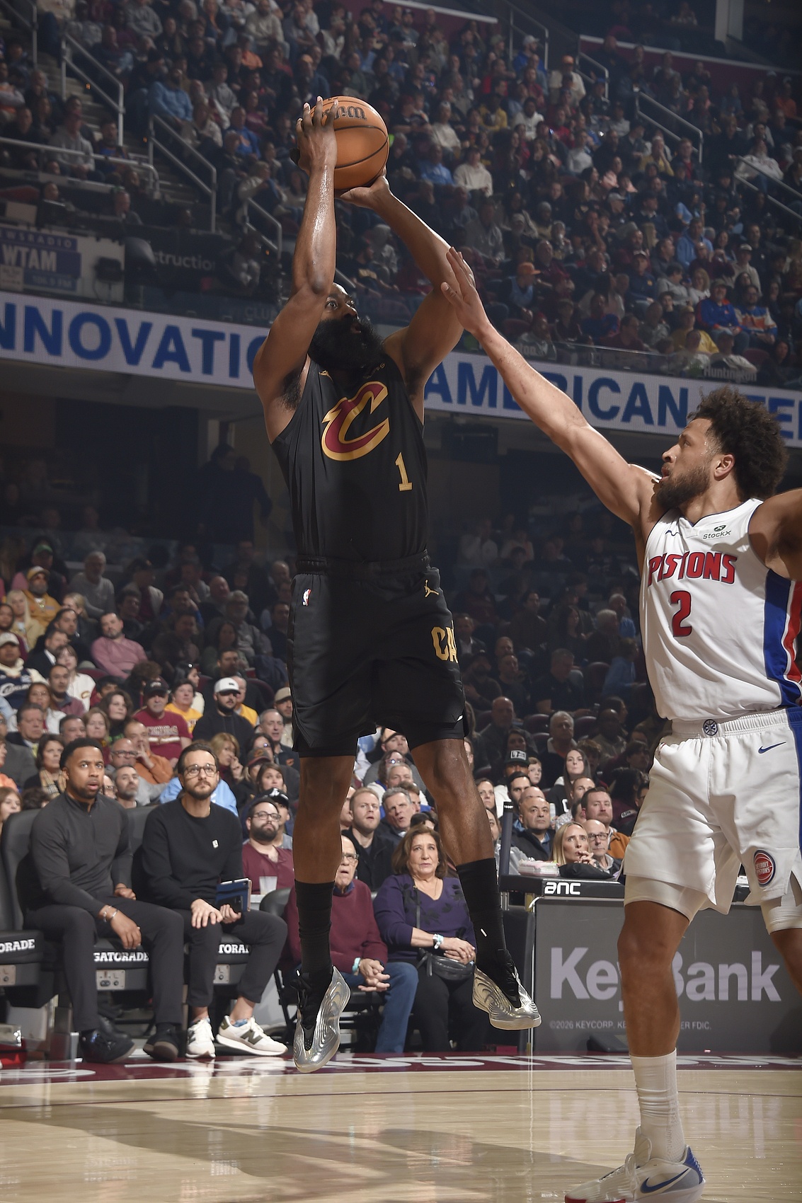 炸金花游戏下载-张佳玮：哈登没坎宁安好但能操作活塞防守 骑士未必更强但更完整